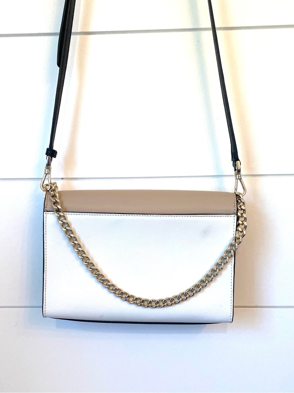 kate spade “Madison willow” Two-Tone Taupe and White Crossbody with Gold Chain - Picture 4 of 5